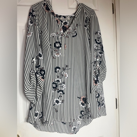 Black Rainn Plus Size y2k 3/4th button back long sleeve tunic top size 3x - Picture 6 of 9